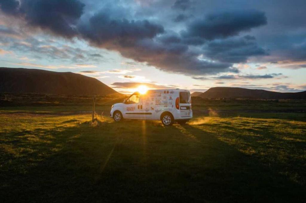 Rent Campervans Keflavík Exteriér fotografie